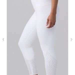 LululemOn Anew Tight White 25” Size 8